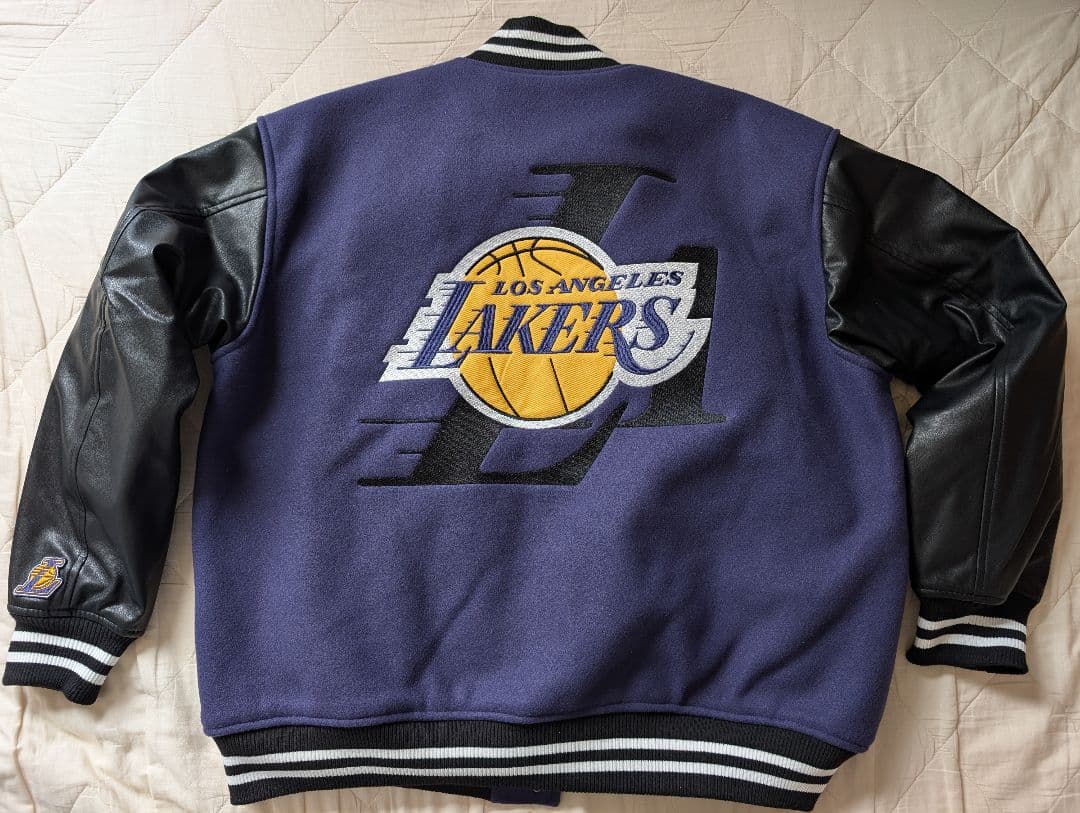 NBA LAKERS(レイカーズ) スタジャン L