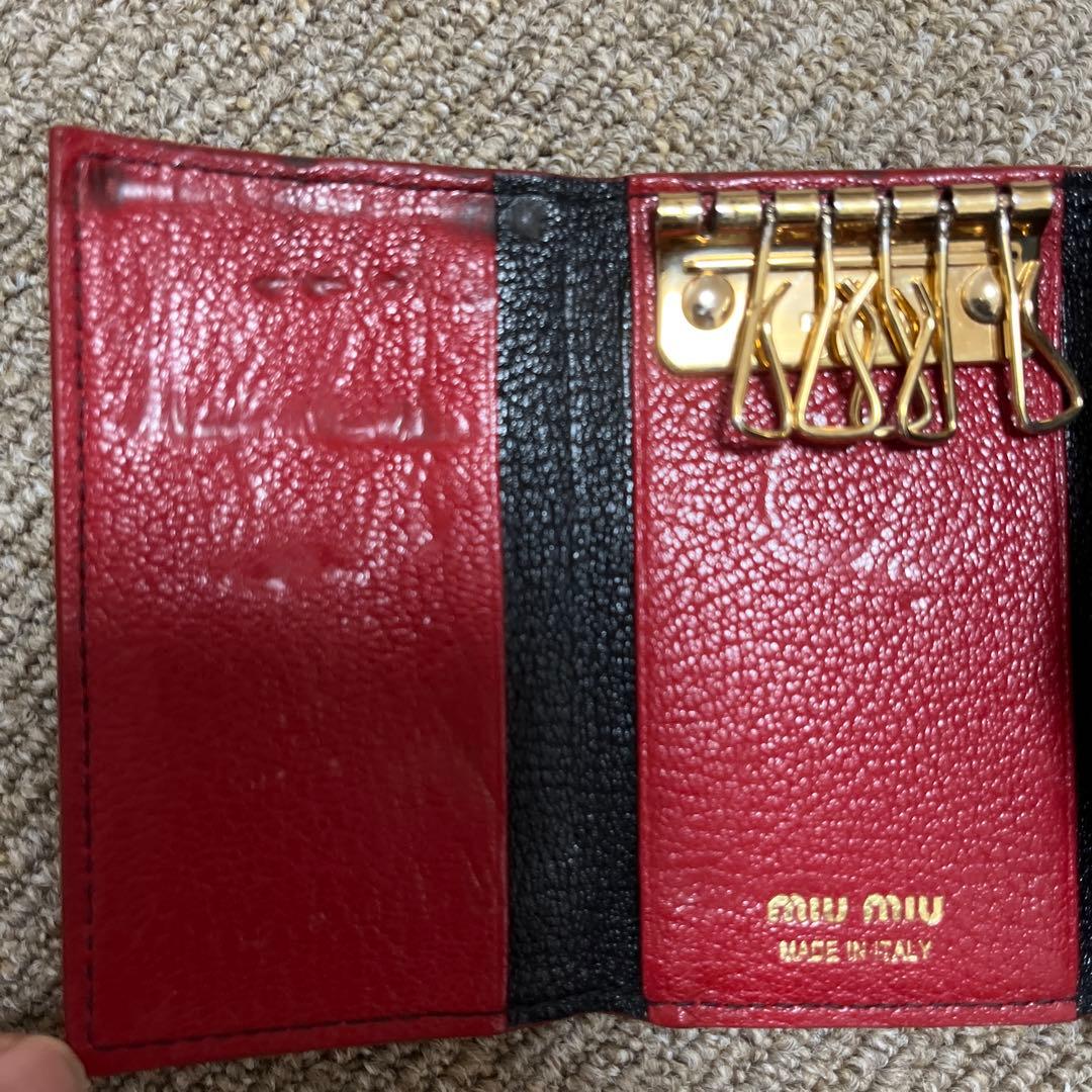 miumiu レターキーケース ブラック　ギャランティカード付き