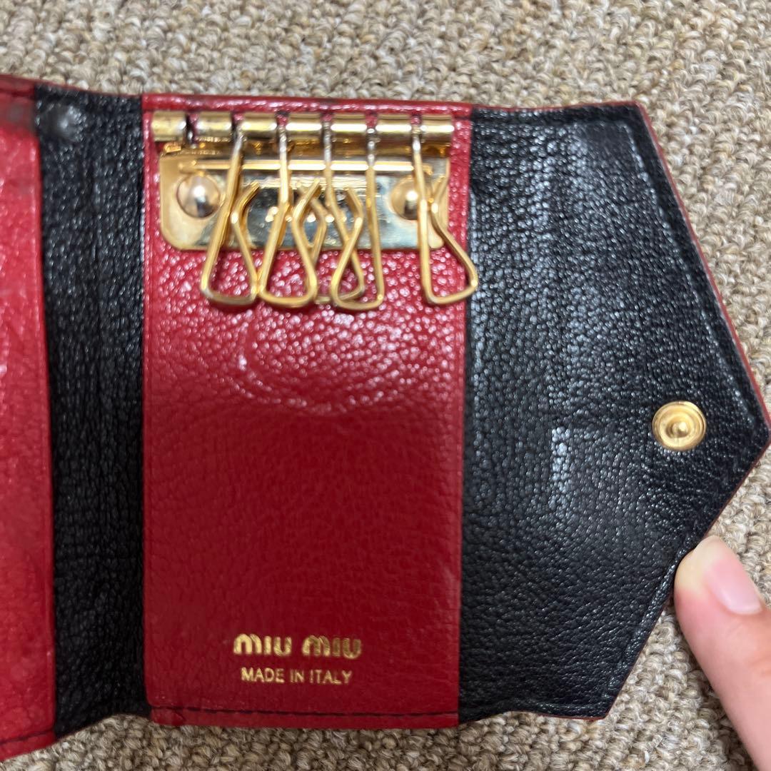 miumiu レターキーケース ブラック　ギャランティカード付き