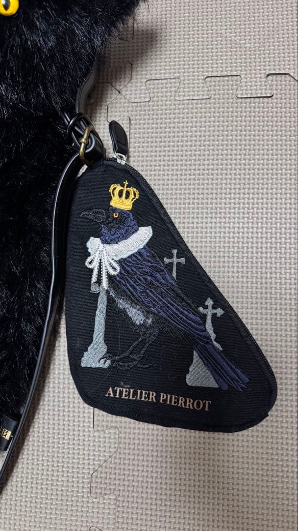 アトリエピエロ 猫 ショルダーバッグ 黒 ファー 黄目 ロリータ