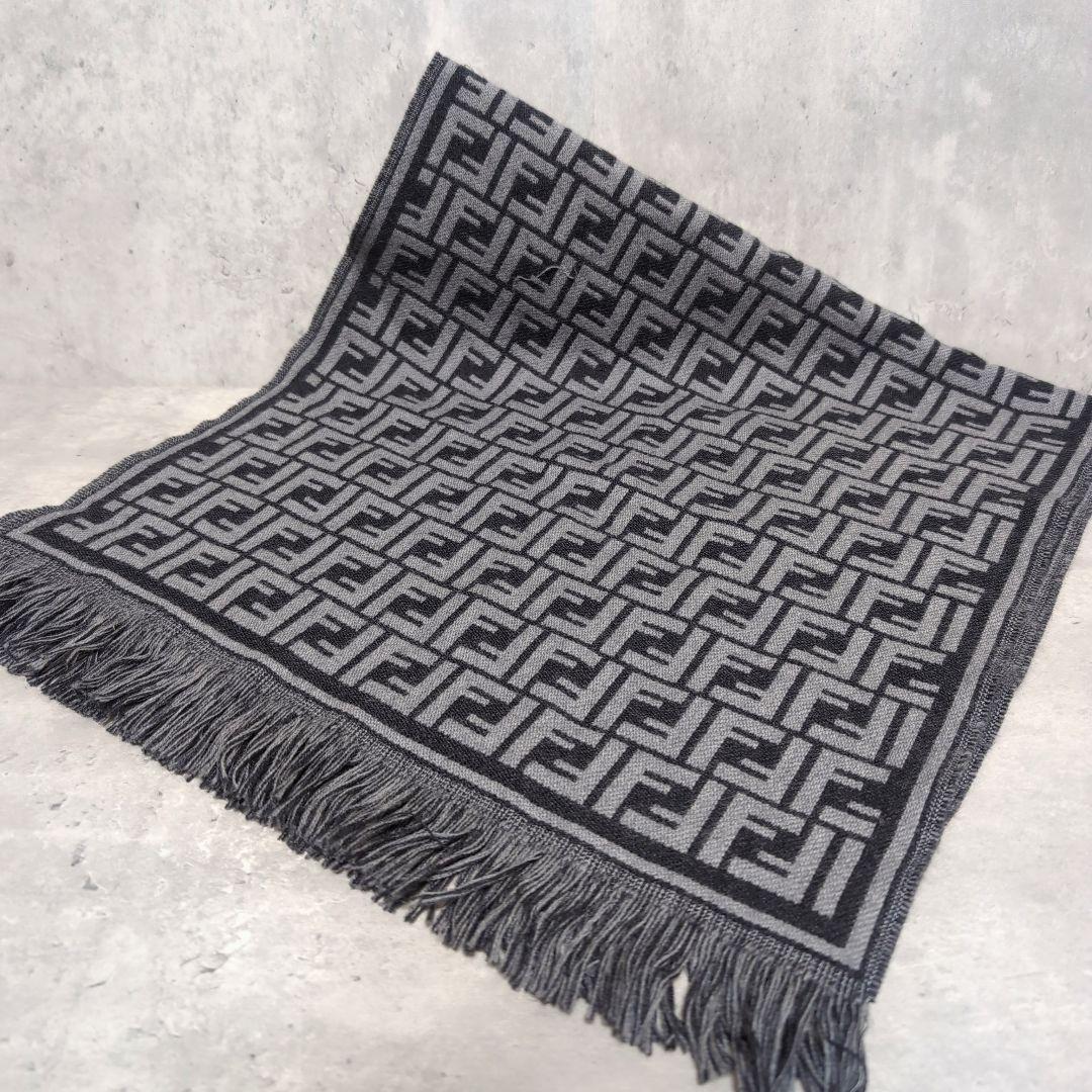 FENDI フェンディ　マフラー　グレー　ズッカ柄