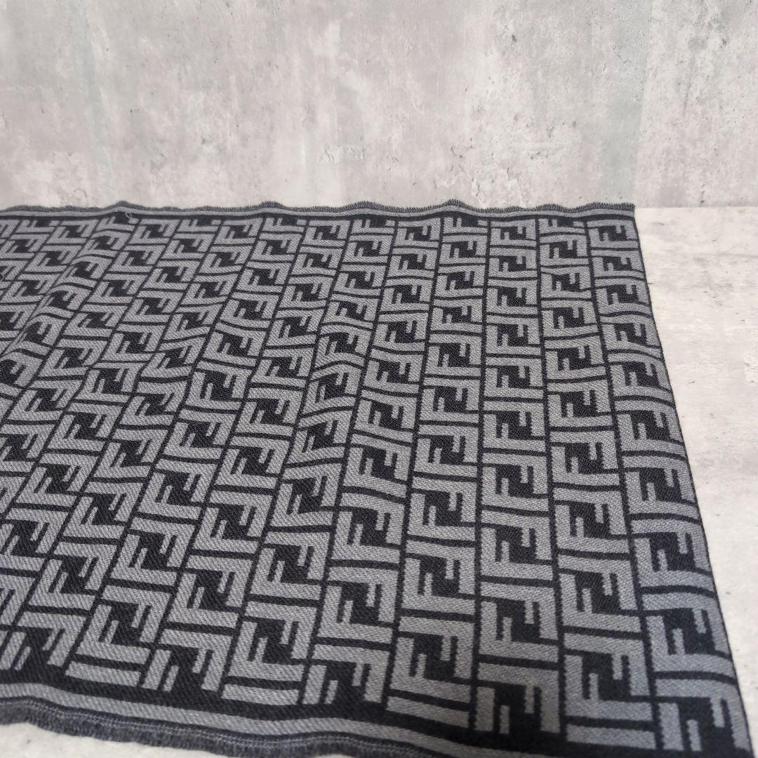 FENDI フェンディ　マフラー　グレー　ズッカ柄