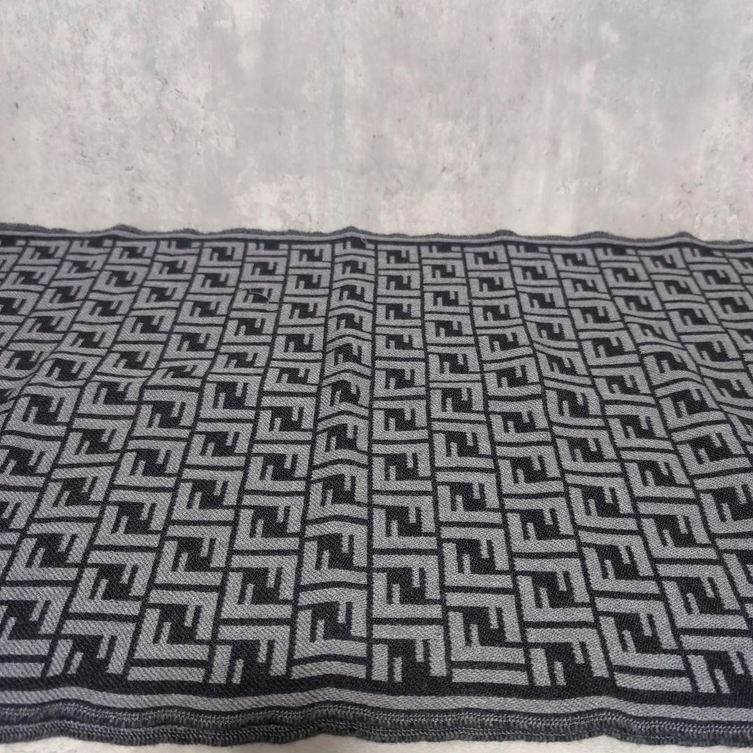 FENDI フェンディ　マフラー　グレー　ズッカ柄