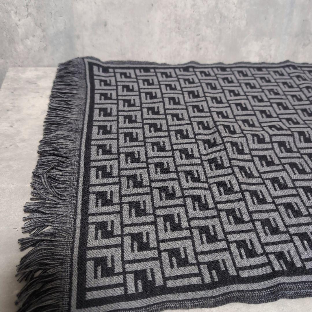 FENDI フェンディ　マフラー　グレー　ズッカ柄