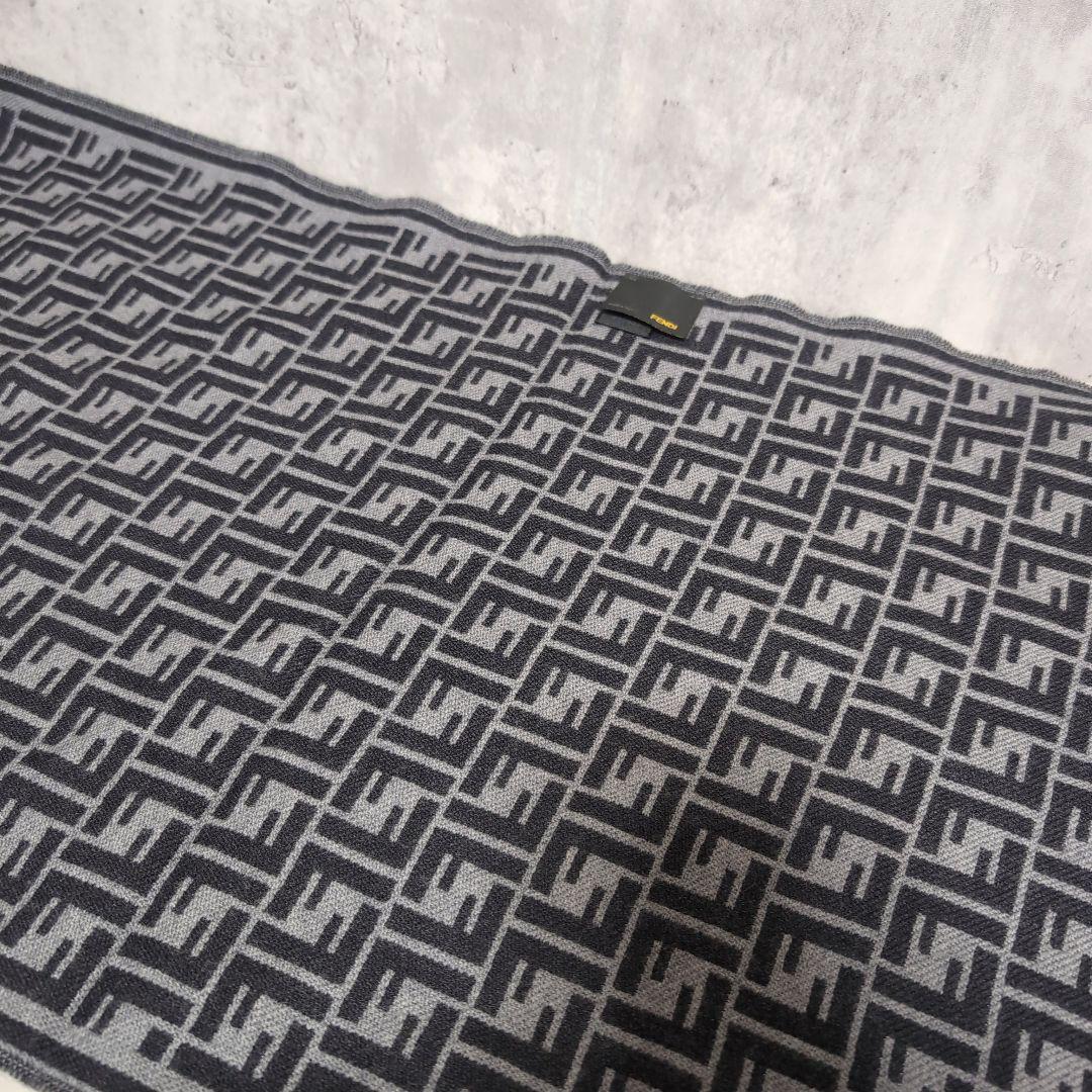 FENDI フェンディ　マフラー　グレー　ズッカ柄