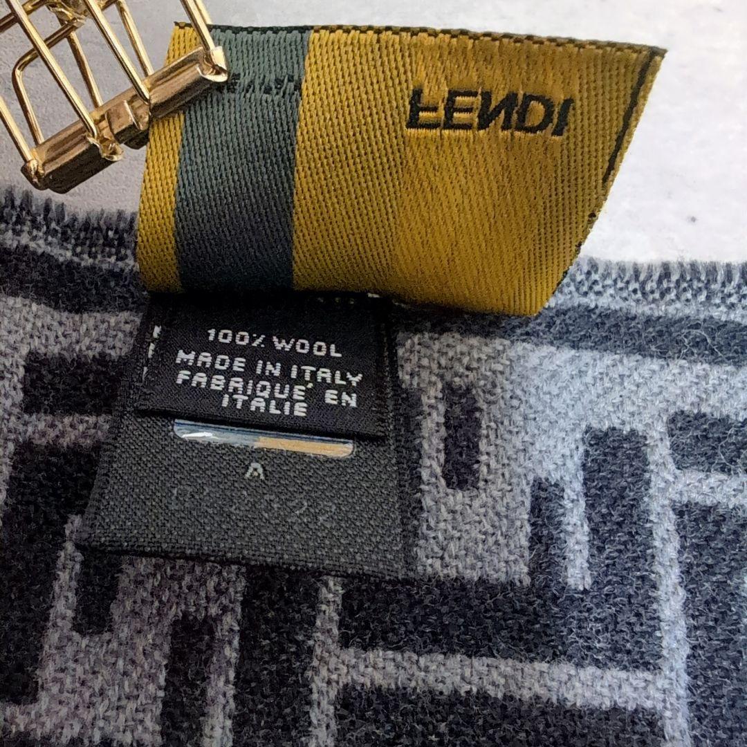 FENDI フェンディ　マフラー　グレー　ズッカ柄