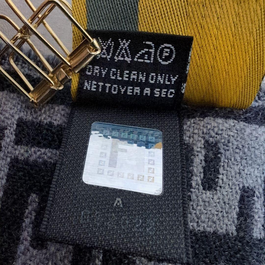 FENDI フェンディ　マフラー　グレー　ズッカ柄