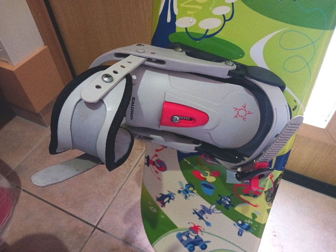 SALOMONサロモンのキッズスノーボードビンディング付きセット 中古品