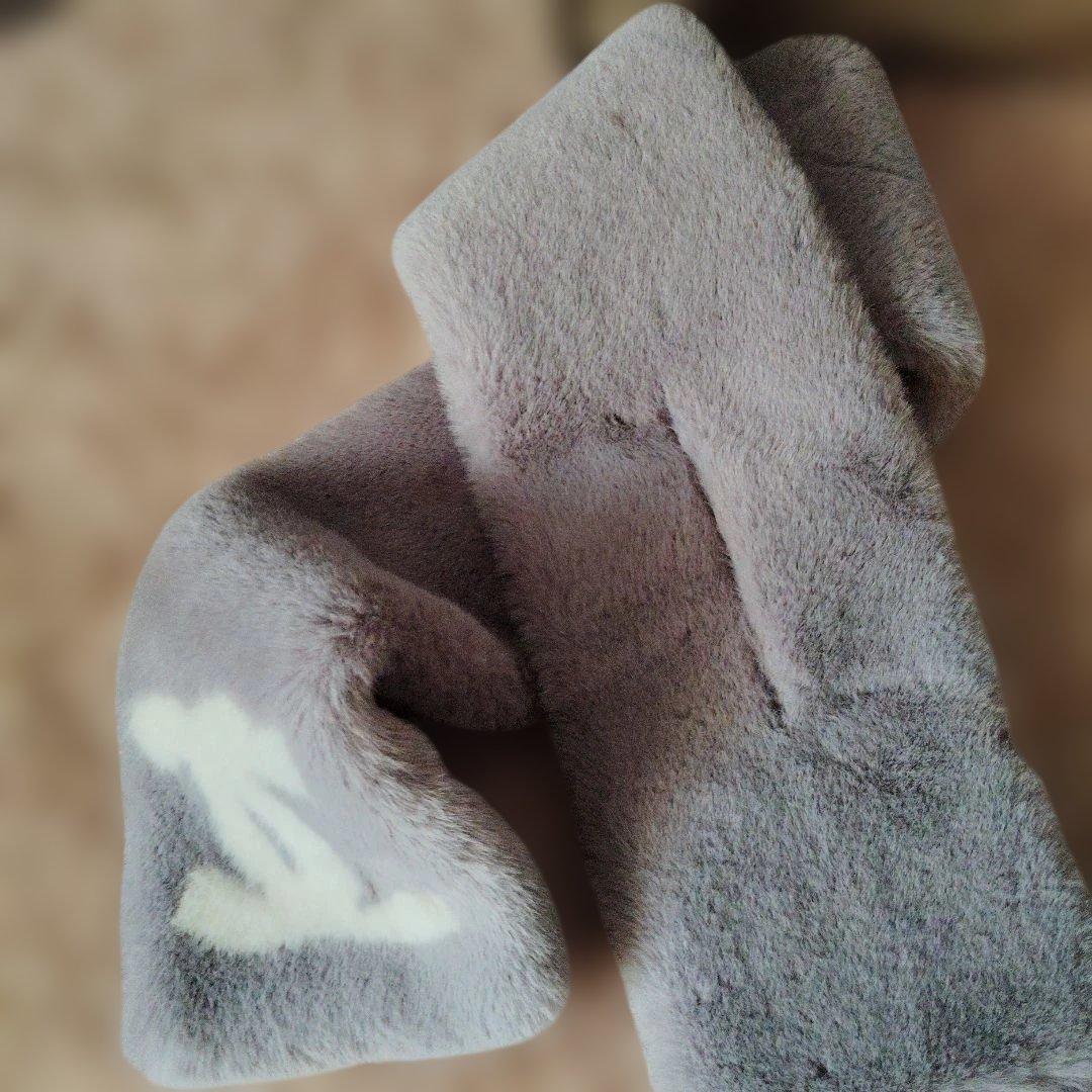 ファー マフラー ロゴ入り