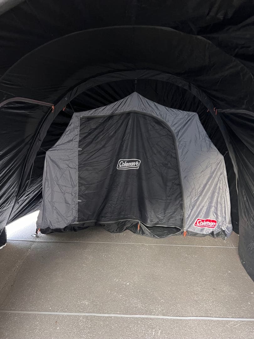 Coleman ツールームテント グレー キャンプ用かまぼこテントダークルーム