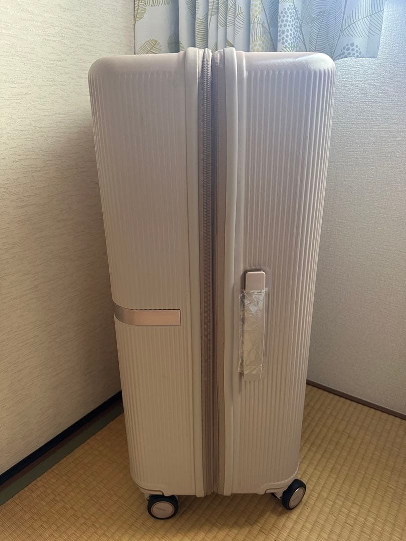 全新　Samsoniteコラボスーツケース(75cm)