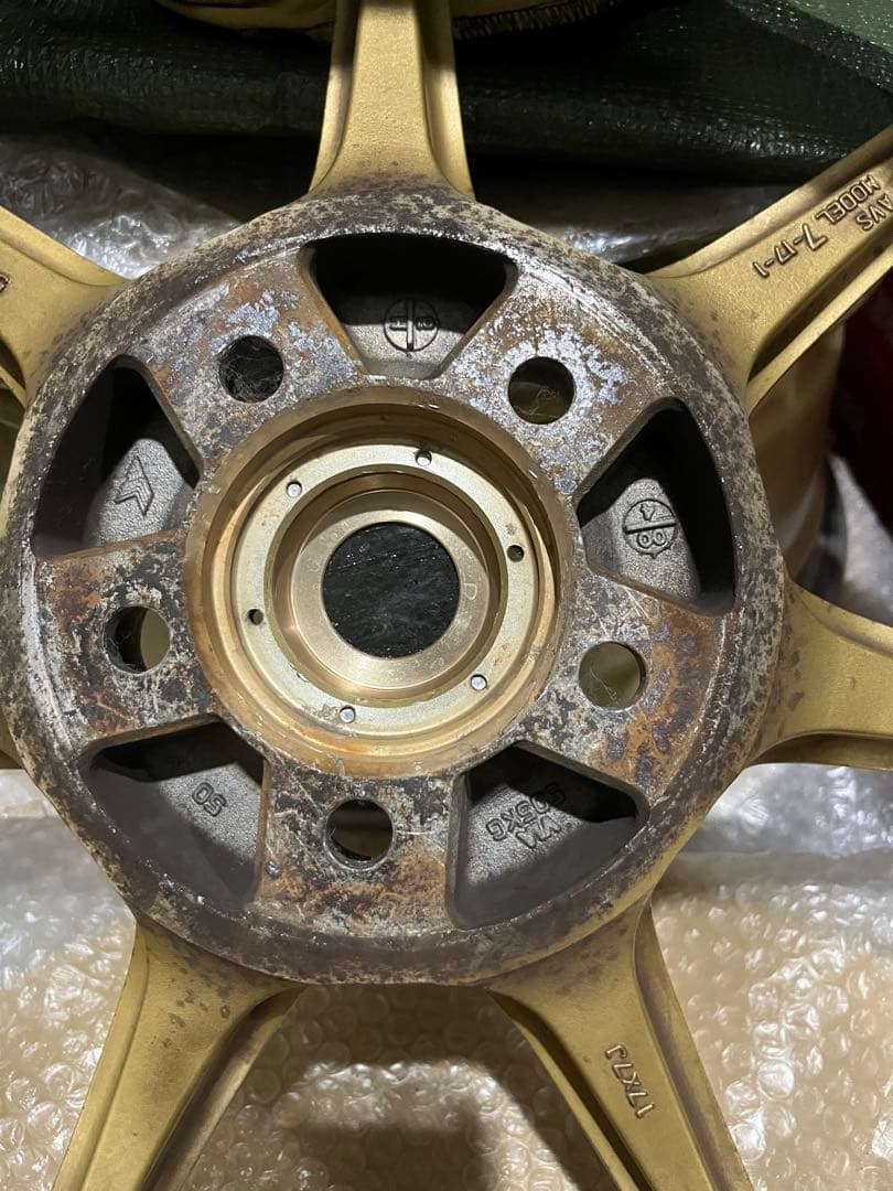 YOKOHAMA ホイール　AVS モデル7 ゴールド