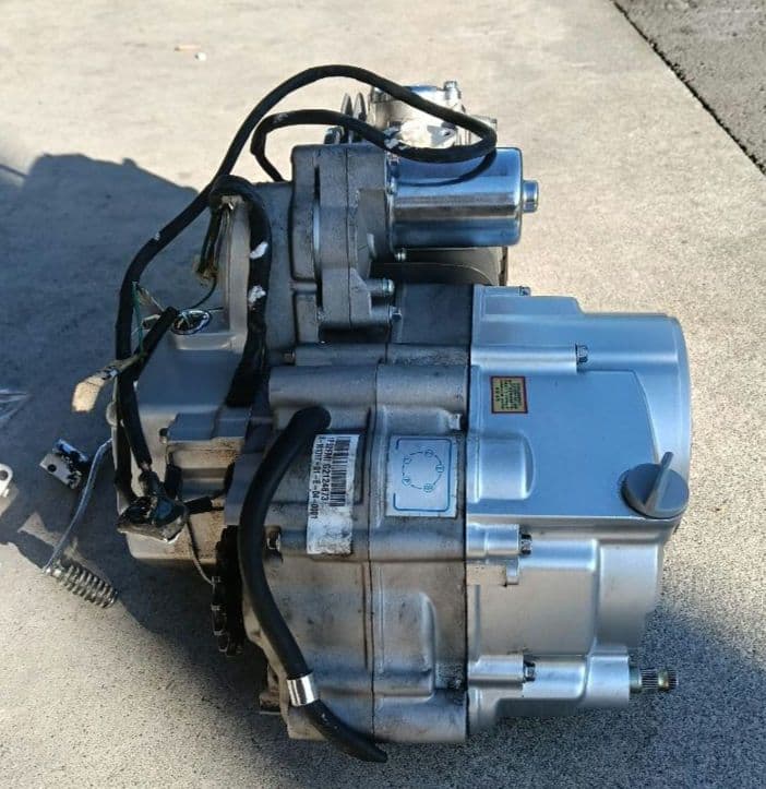 中古　中華エンジン リーファン125　カブ　モンキー等 4速 セル付き 付属品付