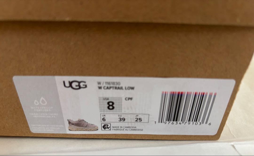 UGG アグ　W CAPTRAIL LOW キャップ　トレイル　ロー　CPF