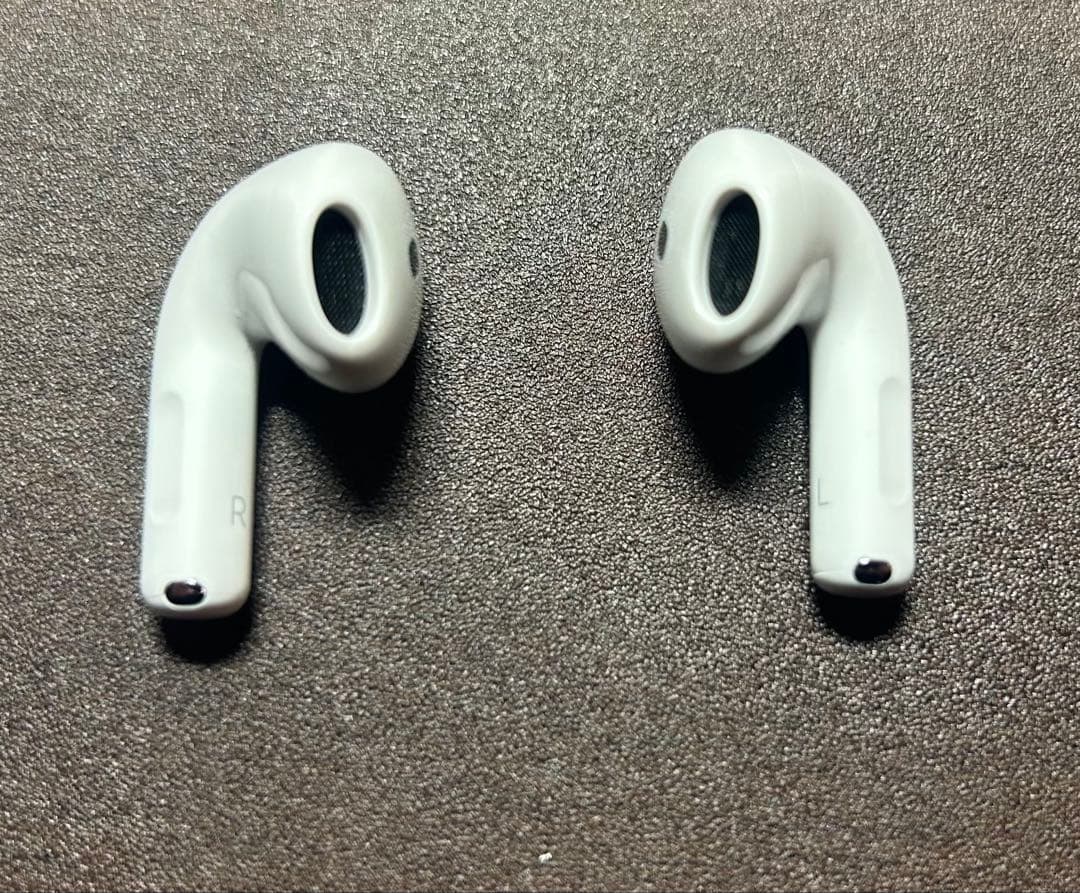 Apple AirPods 4 アクティブノイズキャンセリング(ANC)搭載