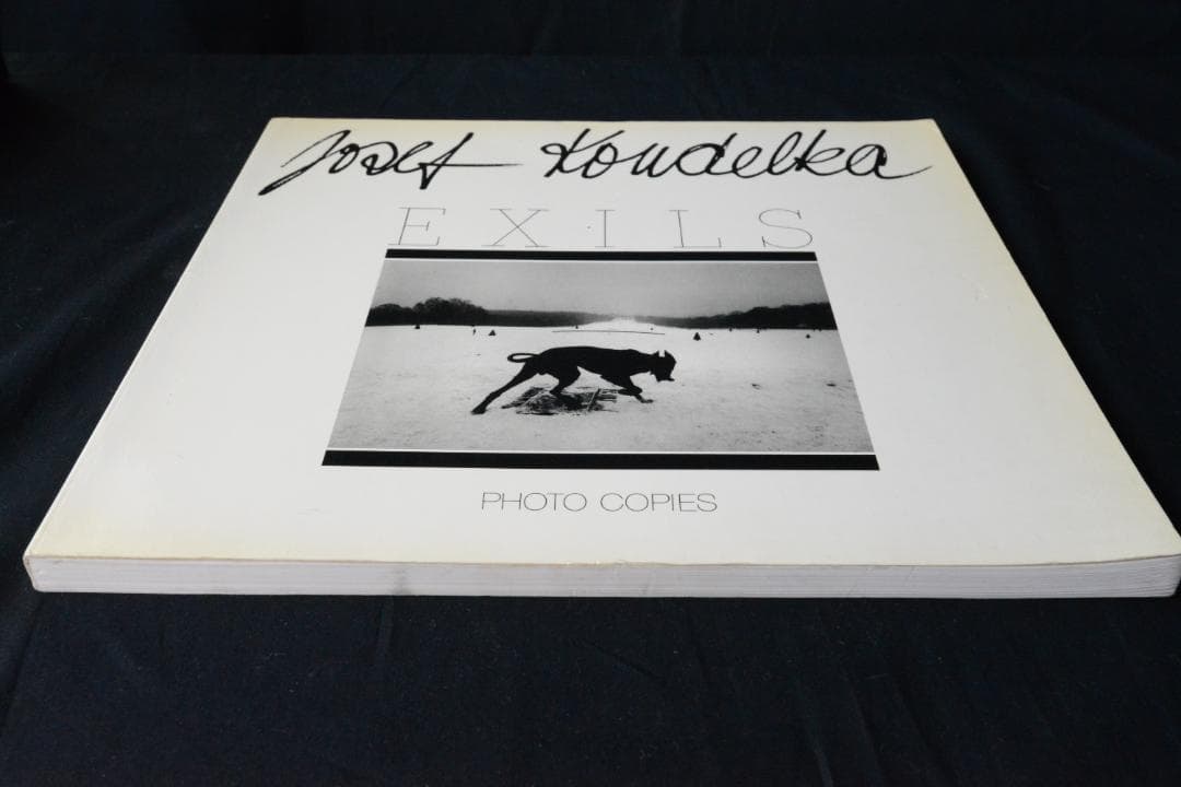 【Josef Koudelka:Exils 】サイン入　１９８８年