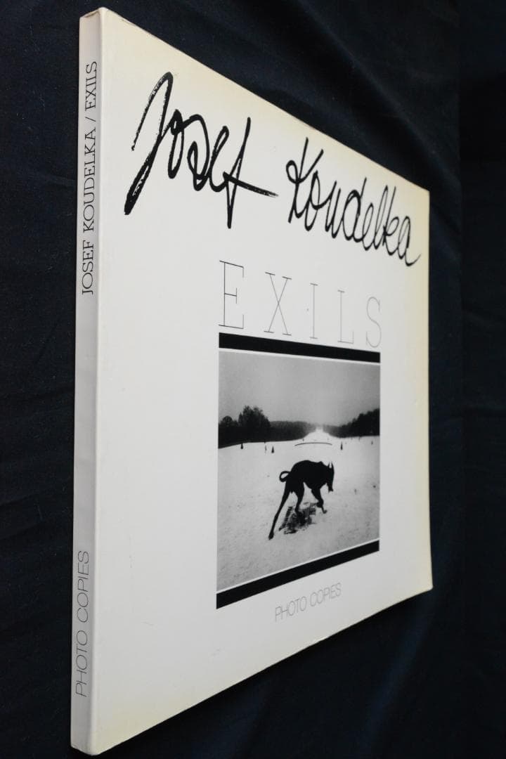 【Josef Koudelka:Exils 】サイン入　１９８８年