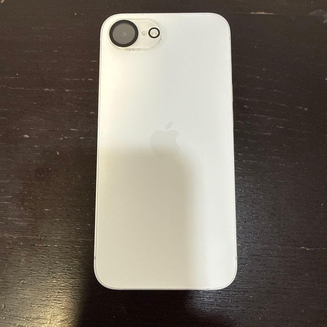 美品Apple iPhone16e ホワイト 本体とケース付き
