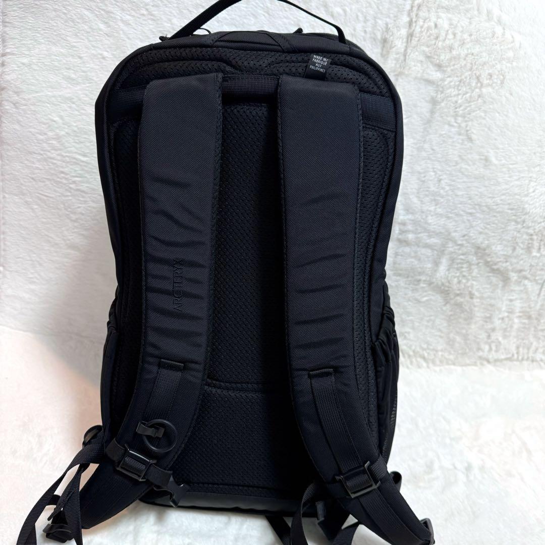 【極美品】希少　アークテリクス マンティス 26 リュック 廃盤品 ブラック 黒