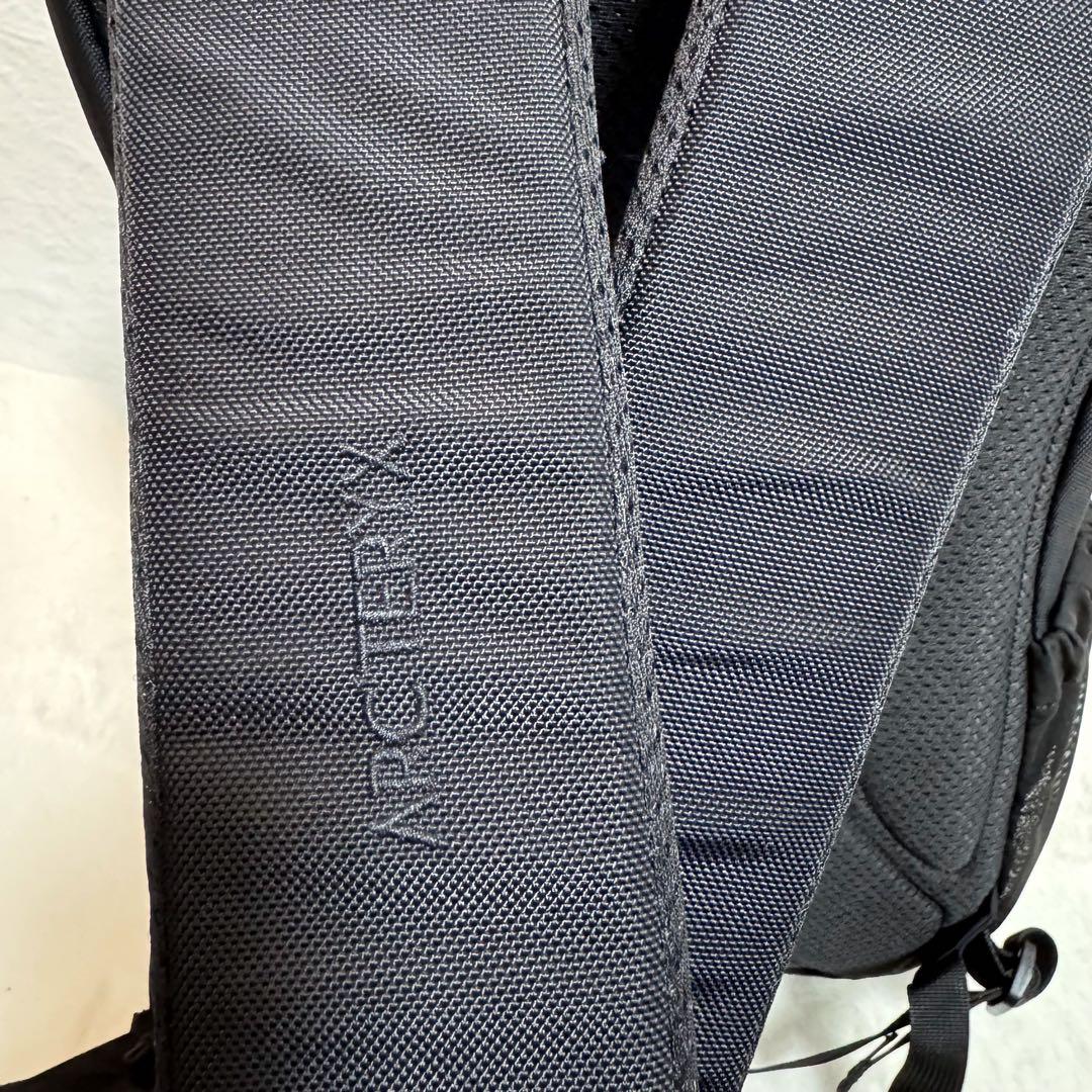 【極美品】希少　アークテリクス マンティス 26 リュック 廃盤品 ブラック 黒