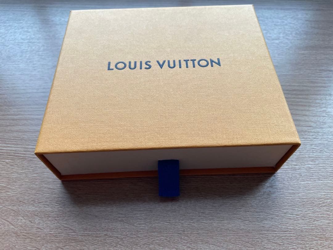 LOUIS VUITTON モノグラム シャドウディスカバリーコンパクト 財布