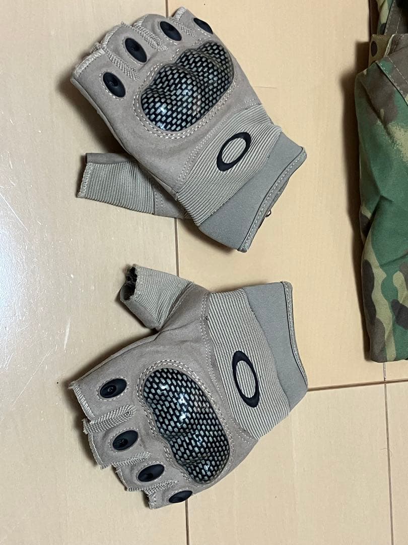 Eagle Force 迷彩服セット 膝当て付き