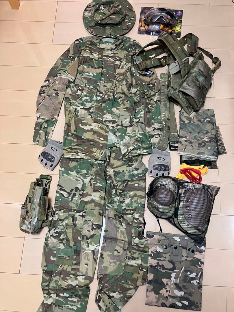 Eagle Force 迷彩服セット 膝当て付き