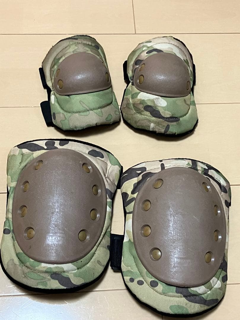 Eagle Force 迷彩服セット 膝当て付き