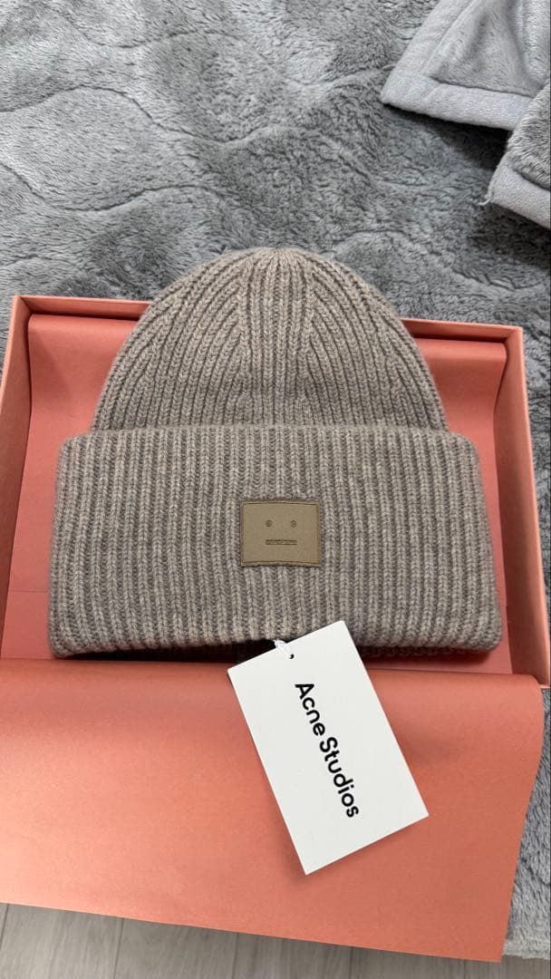 Acne Studios ニット帽 ベージュ 新品タグ付き