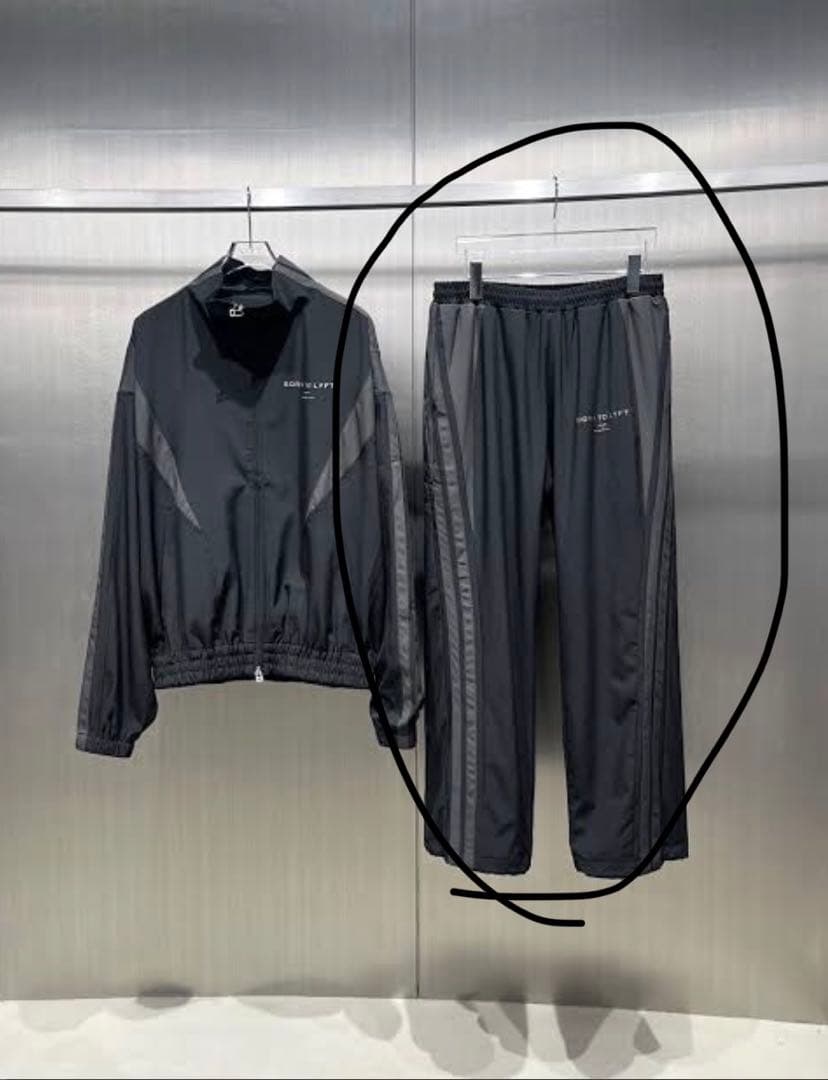 LYFT 渋谷ストア限定トラックパンツ　ブラック