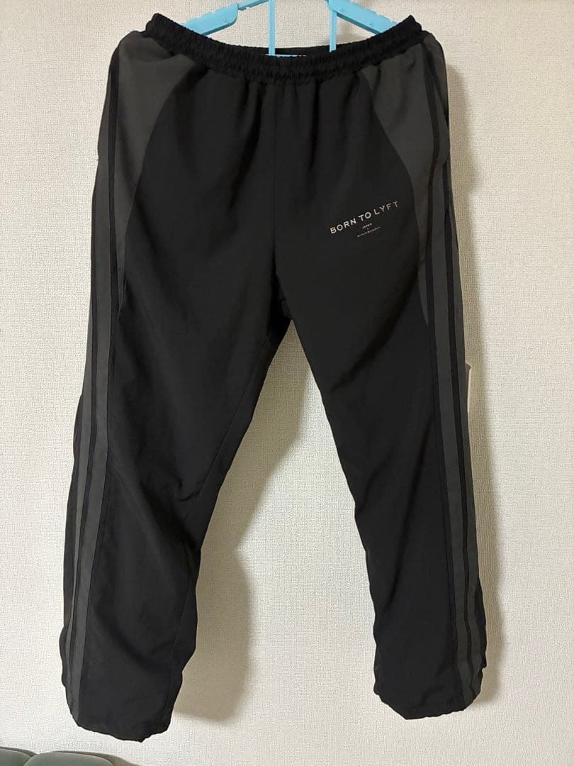 LYFT 渋谷ストア限定トラックパンツ　ブラック