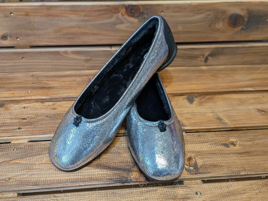 SHISEI シーセイ　シセイ　ボアメタリックシルバー フラットシューズ