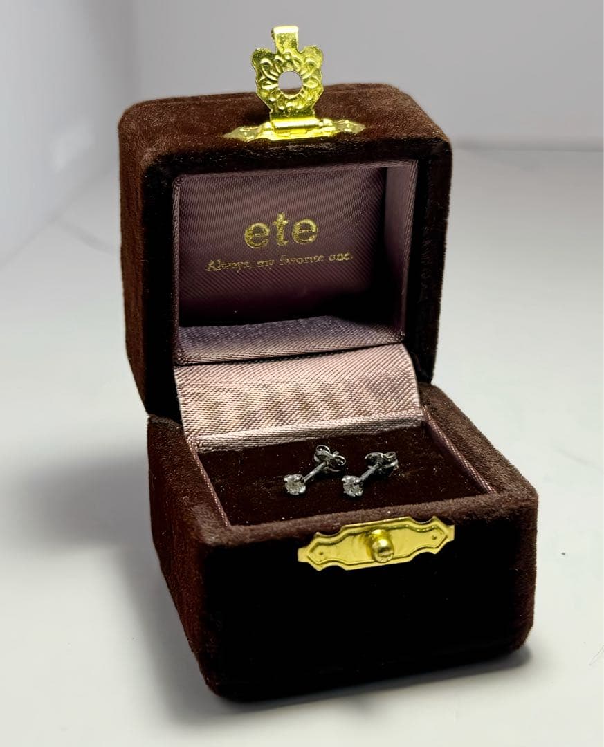 ち*こ様 【値下げ】ete PT900 ピアス ブライト