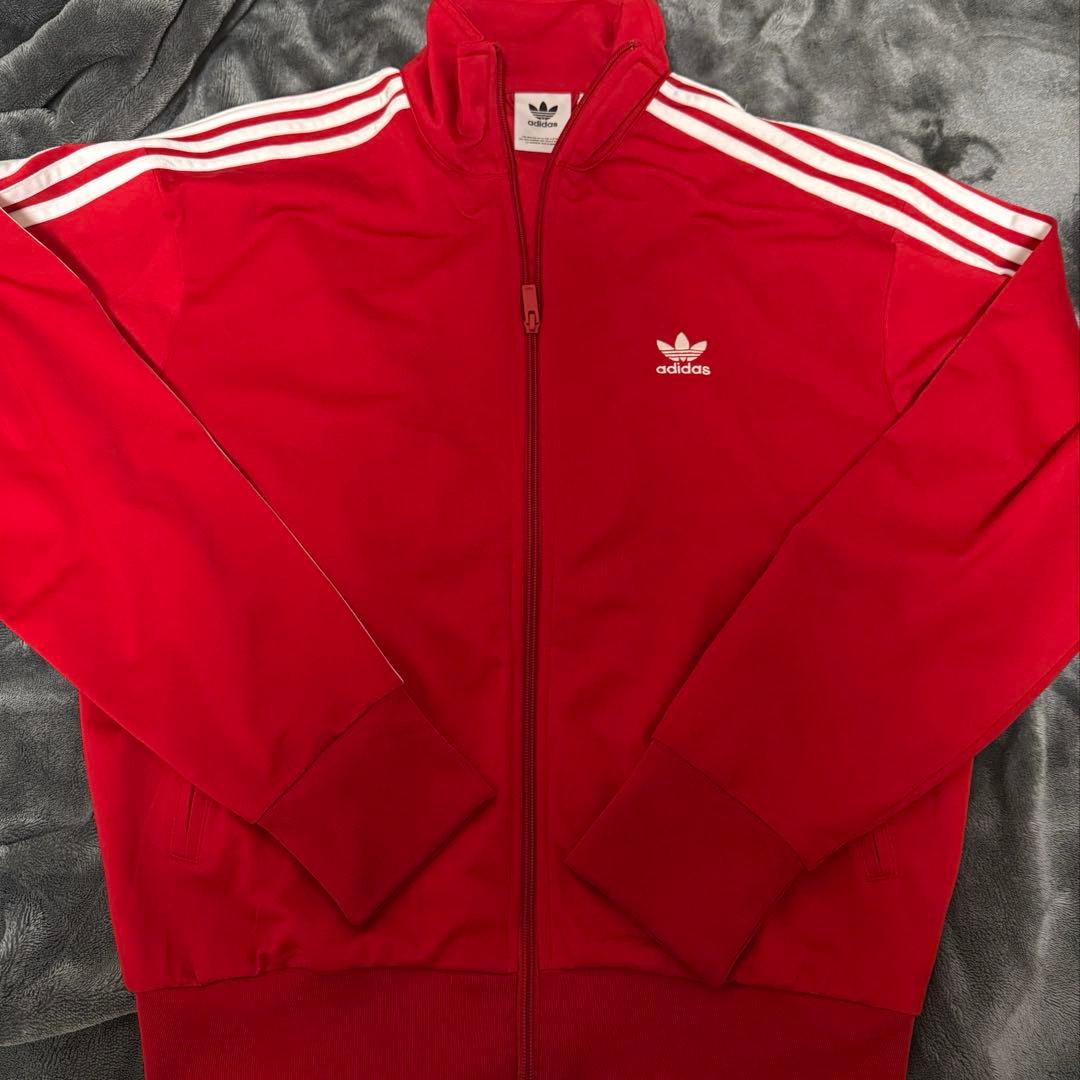 adidas トラックジャケット レッド