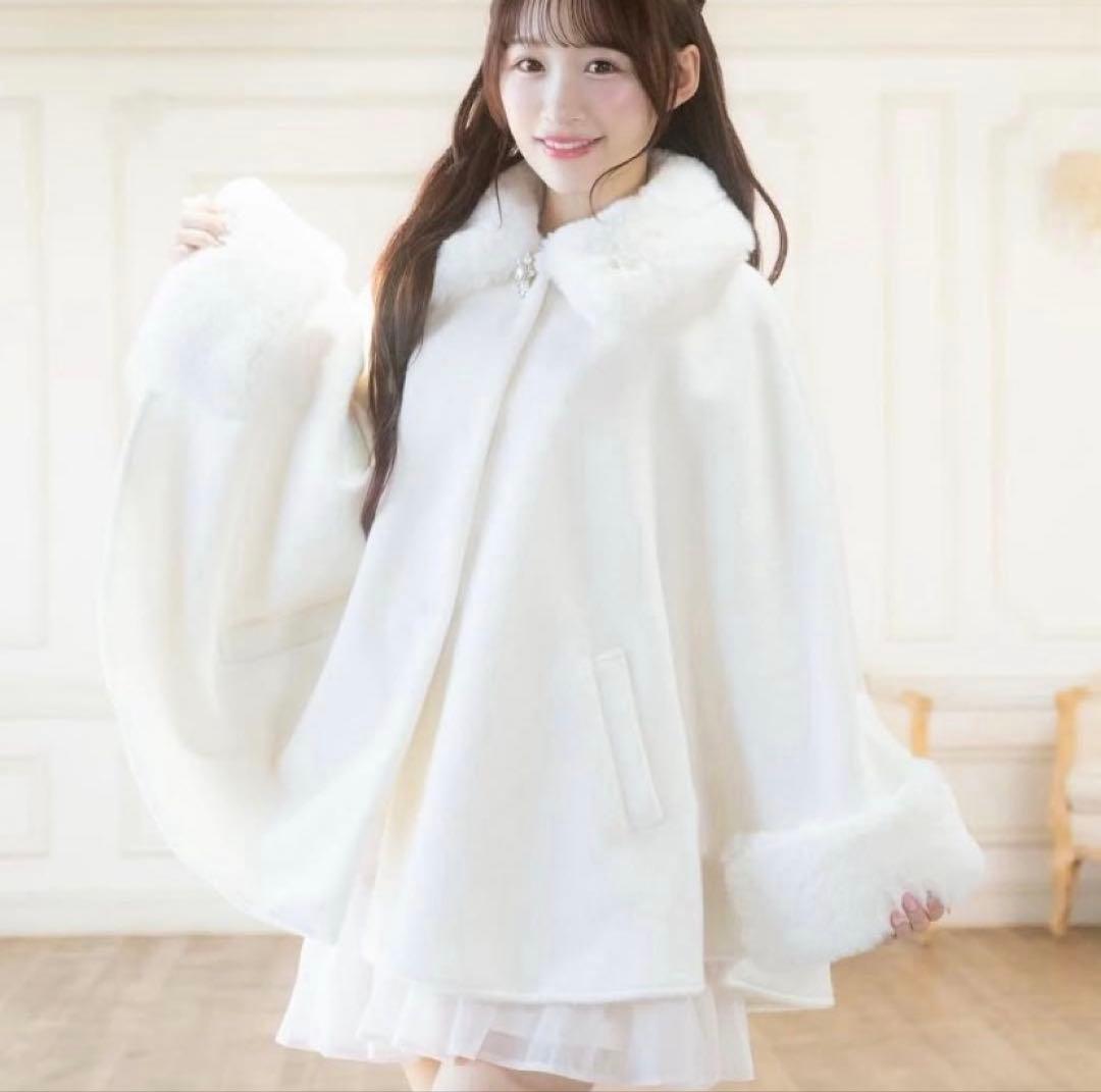 ♡新品未使用♡タグ付き♡完売品！♡evelyn エブリン ビジューポンチョコート