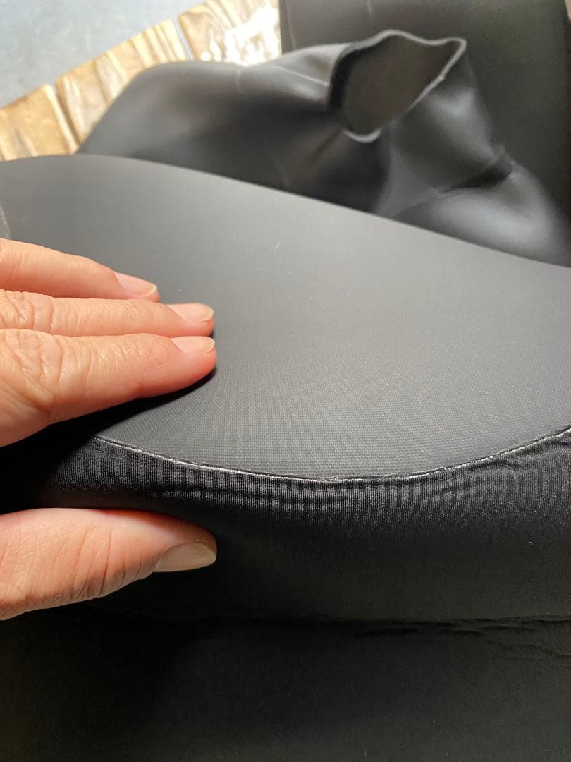 新品セミドライ　ウエットスーツ　ローデッシュビヘイビア