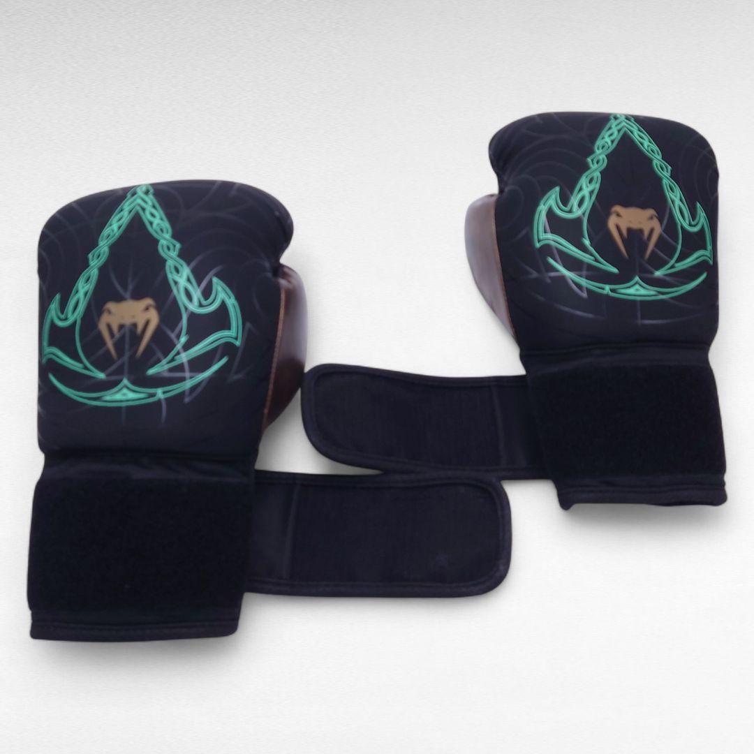 激レア Venum アサシンクリード ボクシンググローブ　12 oz 完売品