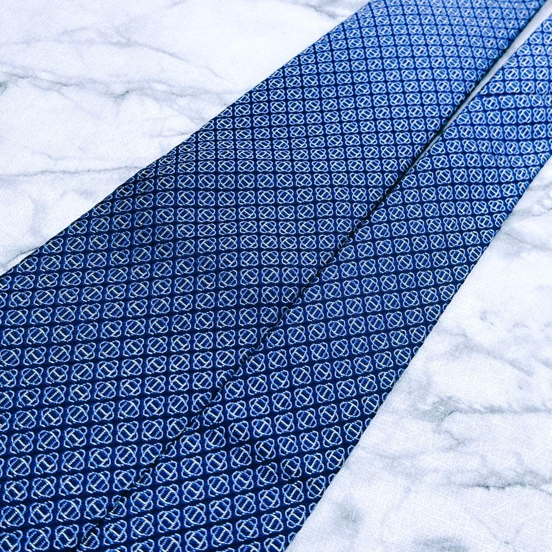 ✨未使用✨エルメス　クロスシェーヌダンクル　総柄　ジャガード　ブルー　ネクタイ