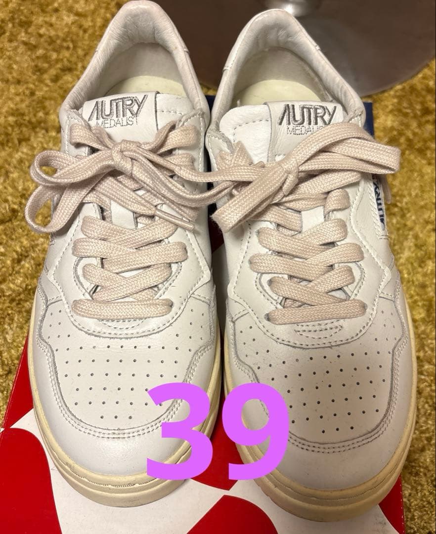 AUTRY ホワイトレザースニーカー　39