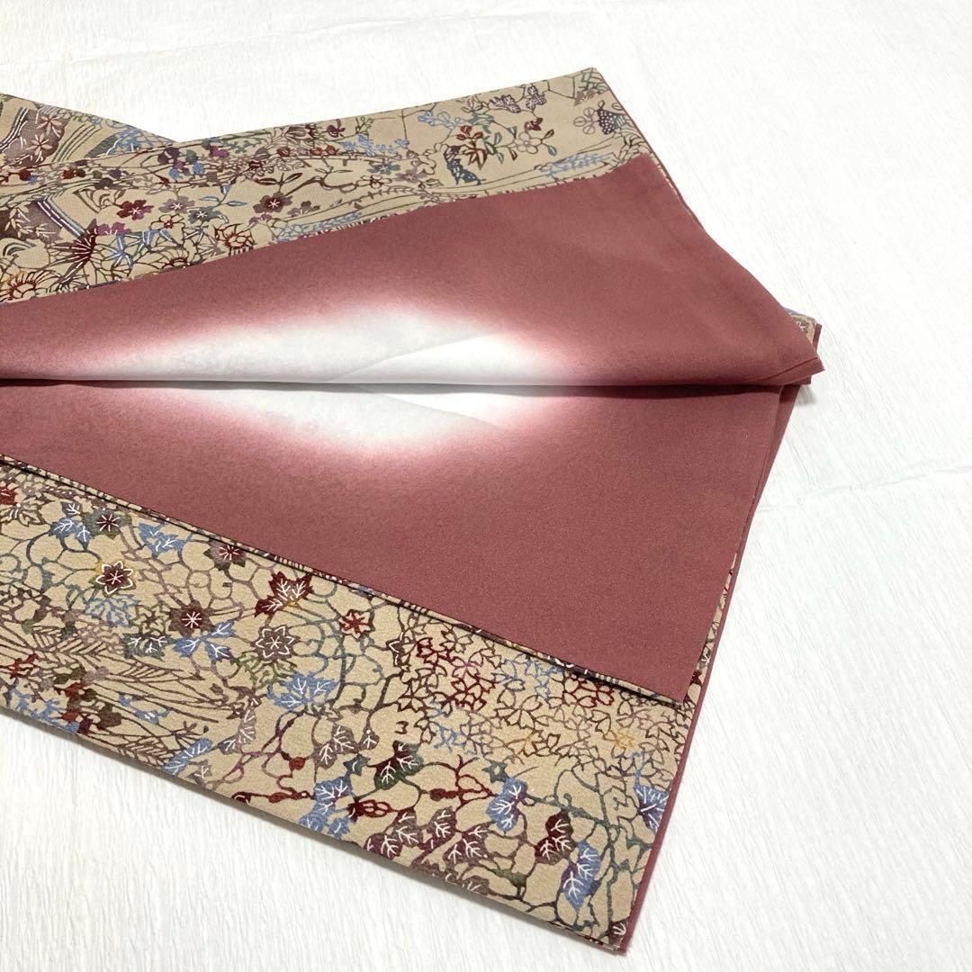 【良品✨】東レシルック　洗える着物　小紋　型染調　伽羅色　薄い茶色　草花模様E6