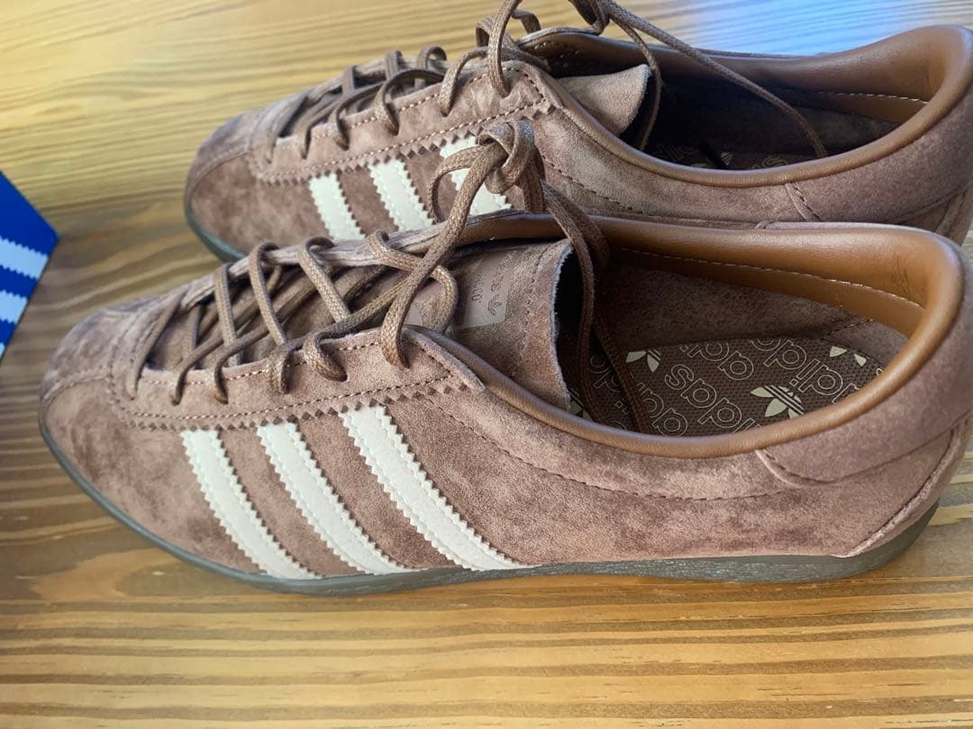 ⭐︎新品未使用⭐︎ アディダス 別注 TOBACCO フリークスストア 24cm