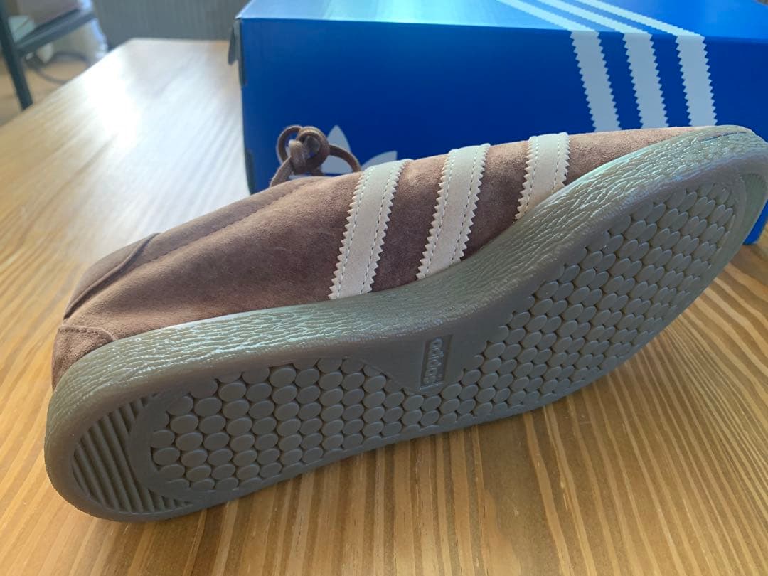 ⭐︎新品未使用⭐︎ アディダス 別注 TOBACCO フリークスストア 24cm