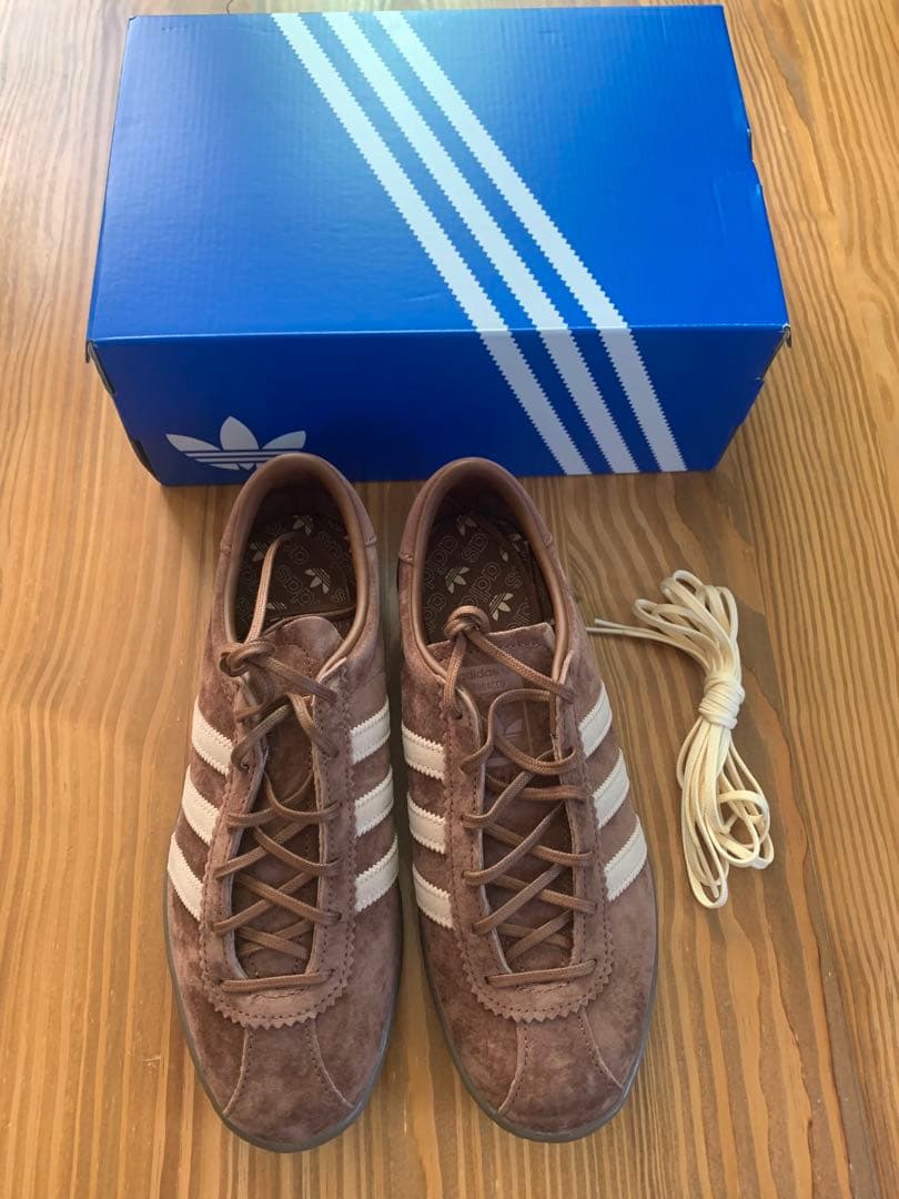 ⭐︎新品未使用⭐︎ アディダス 別注 TOBACCO フリークスストア 24cm