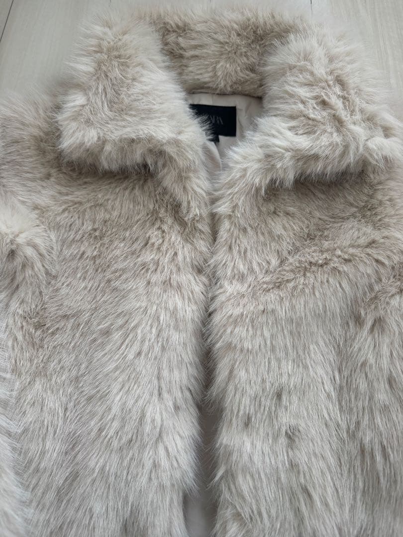 zara ショートフェイクファーコート