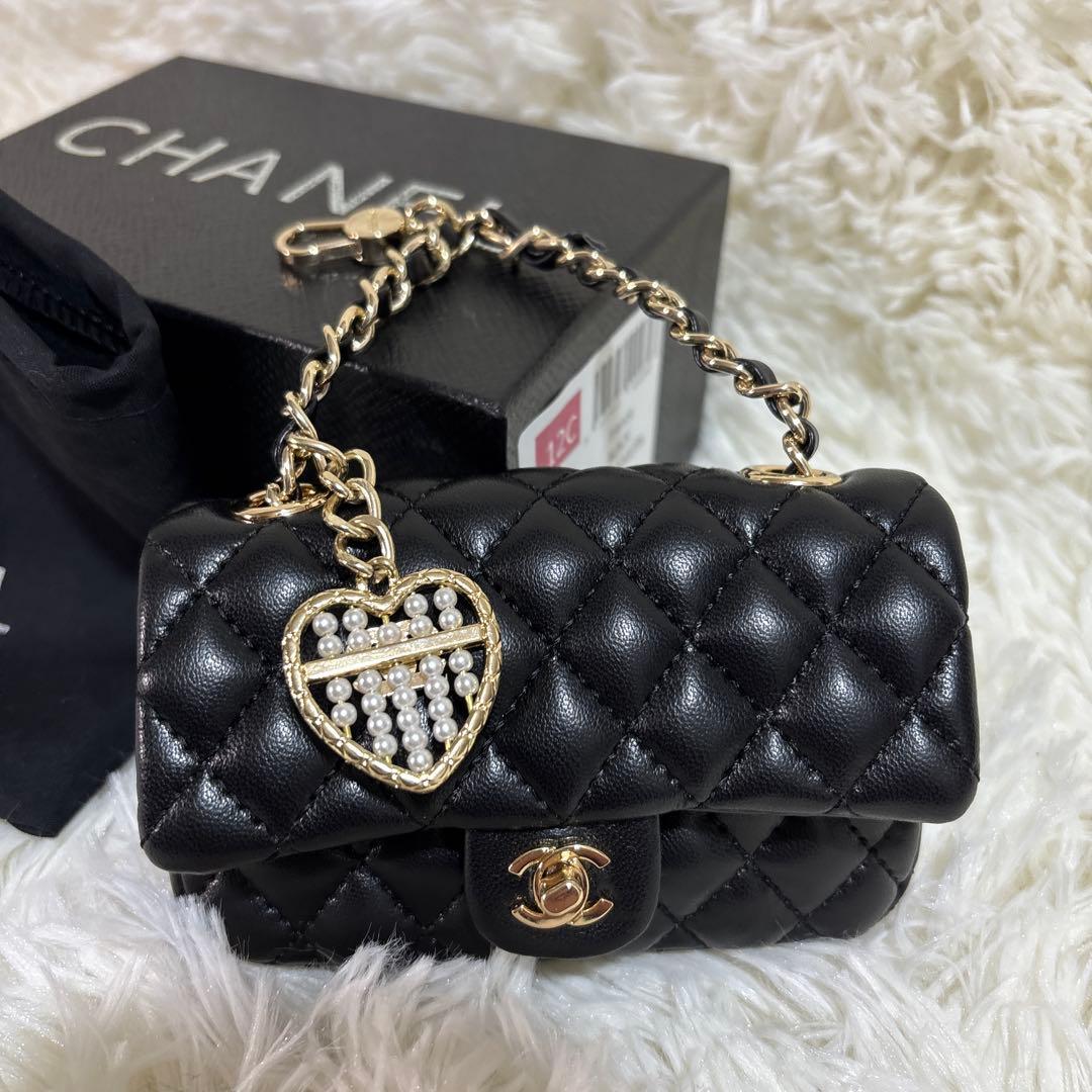 CHANEL ブラック ミニバッグ キルティングノベルティ