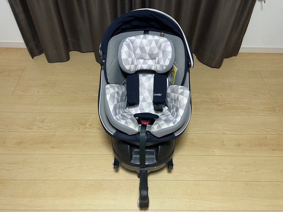 CombiグルムーブスマートISOFIXエッグショックJN-570ネイビー