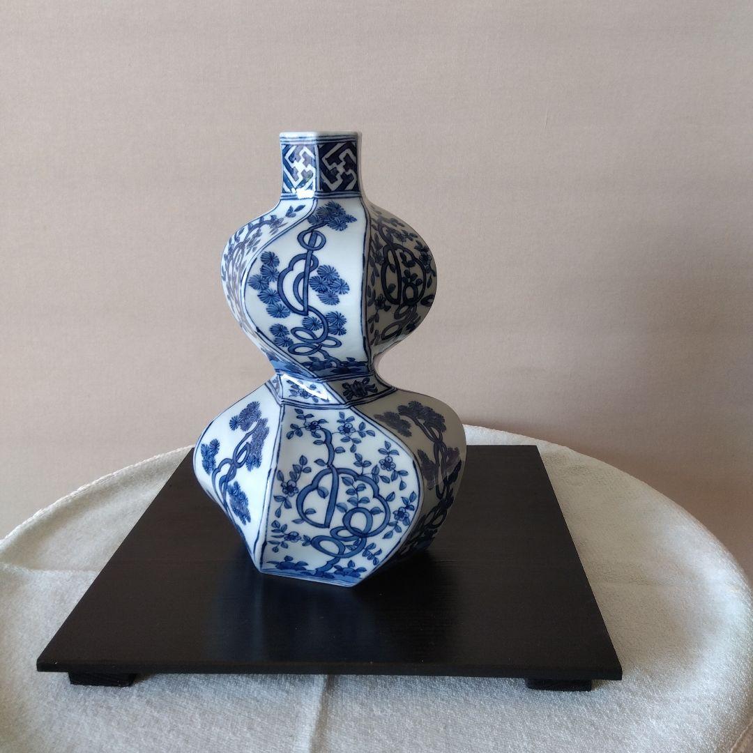 舘林源右衛門作　祥瑞手瓢型六角花瓶