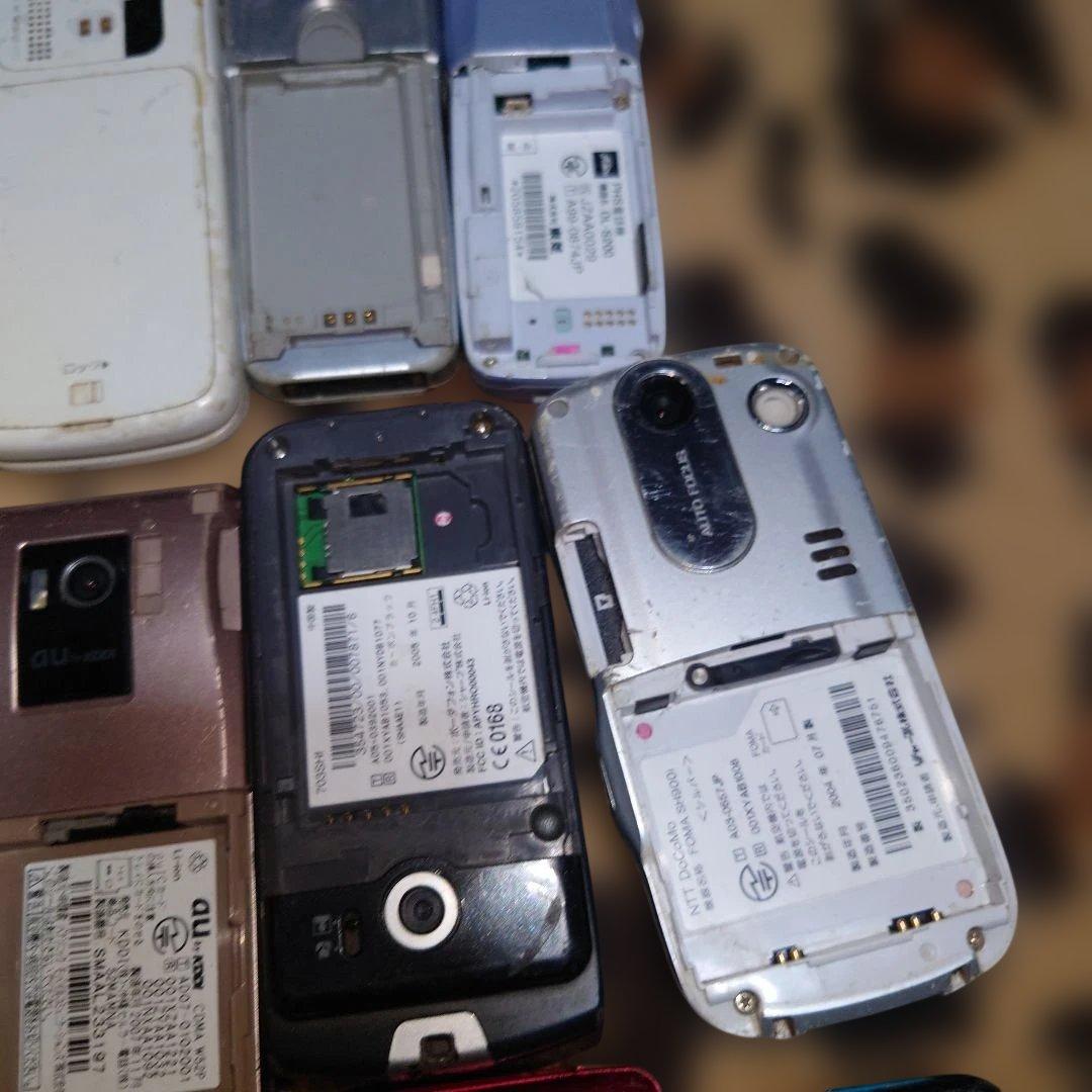 い*ぽ様 ガラケー 携帯電話 おまとめ ️25台☆ 動作未確認 ジャンク