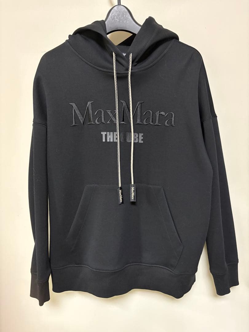 【値下げ】美品、Max Mara ブラック パーカー　XS