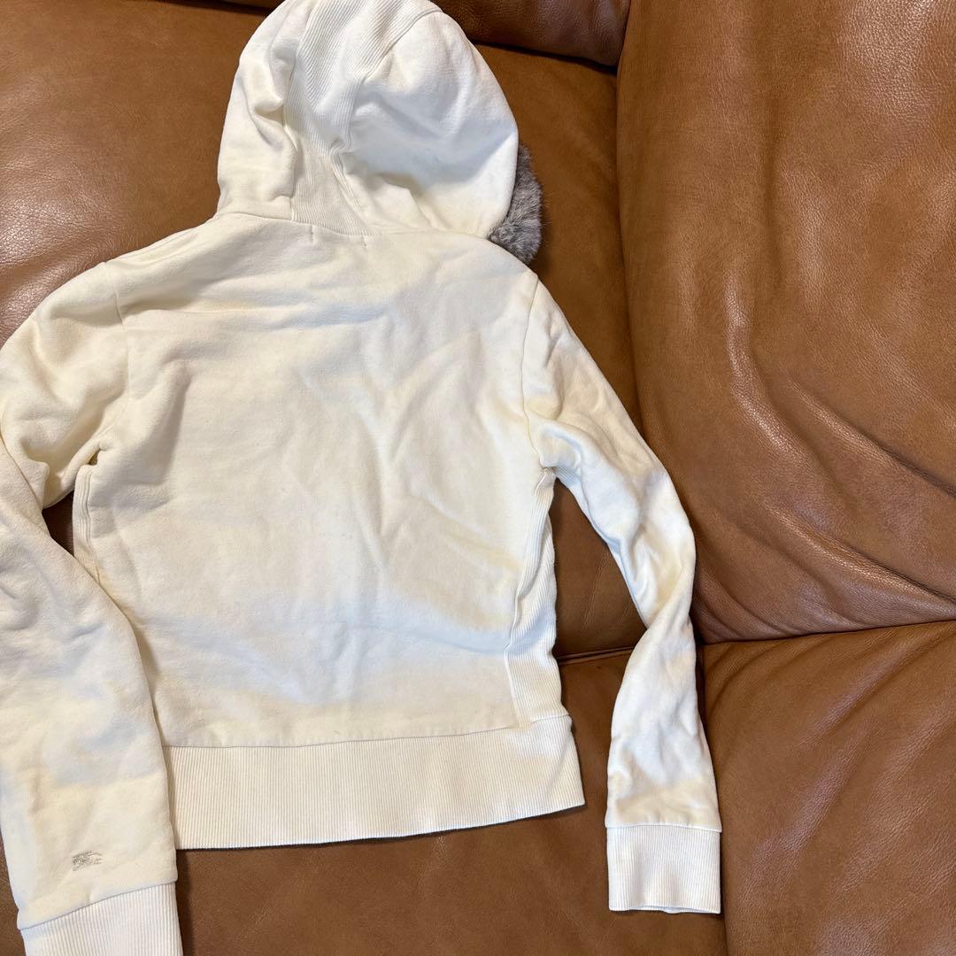 d*9様 バーバリーブルーレーベル　リアルファー付き　パーカー　裏起毛　オフホワ